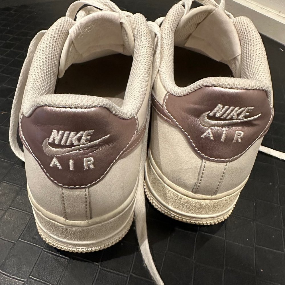 Nike Air Force 1 - with rose pink swoosh